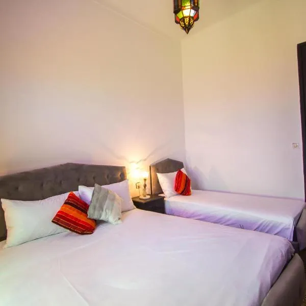 Hôtel Fontaine Campini، فندق في فاس