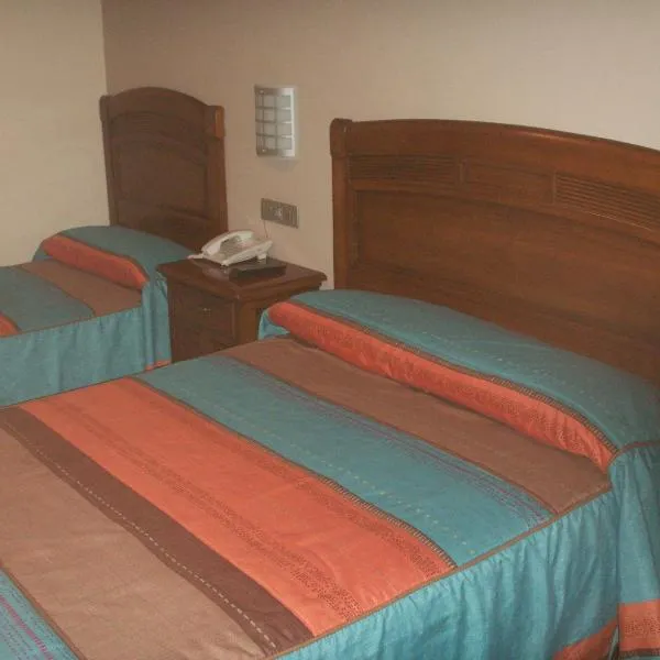Hostal La Nava, hotel in Madrid