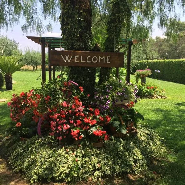 Casale Del Borgo, hotel in Hermada