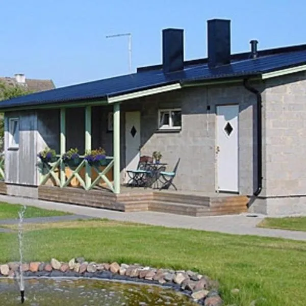 Kevade Guesthouse with Sauna – hotel w mieście Lahe