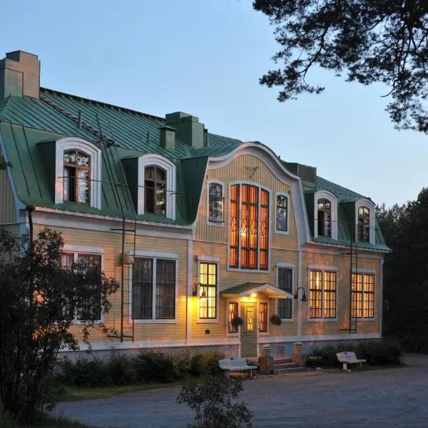Mäntyluodon Hotelli, хотел в Иистаир