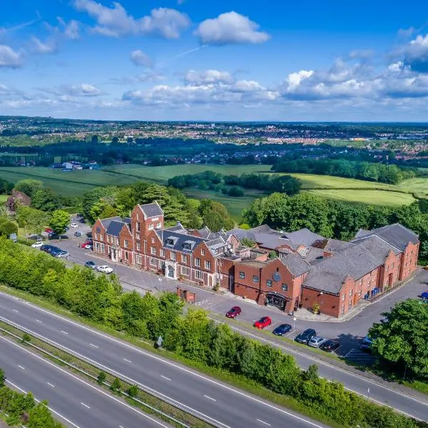 Hogs Back Hotel & Spa Nr Farnham, hotel in Farnham