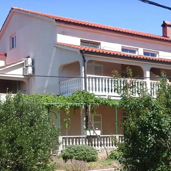 Apartmani Roza Lopar, hotel v destinácii Lopar