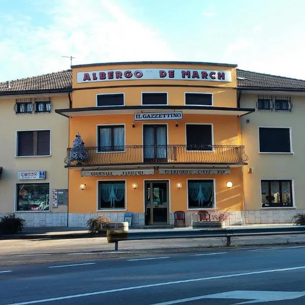 Albergo De March, hotel in Chies dʼAlpago