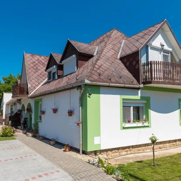 Andrea Apartmanház, hotel in Balatongyörök