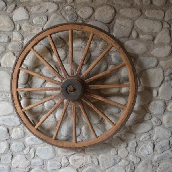 Casa Rural La Vall del Cadi, hotel v destinaci La Seu d'Urgell