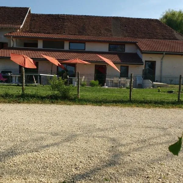 Hôtel - Gîte de Pressins, hotel in Pressins