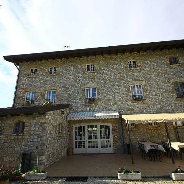Albergo Julienne, hotel ad Arba