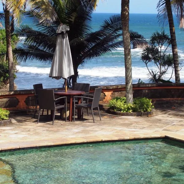 Gajah Mina Beach Resort, hotel v destinaci Selemadeg