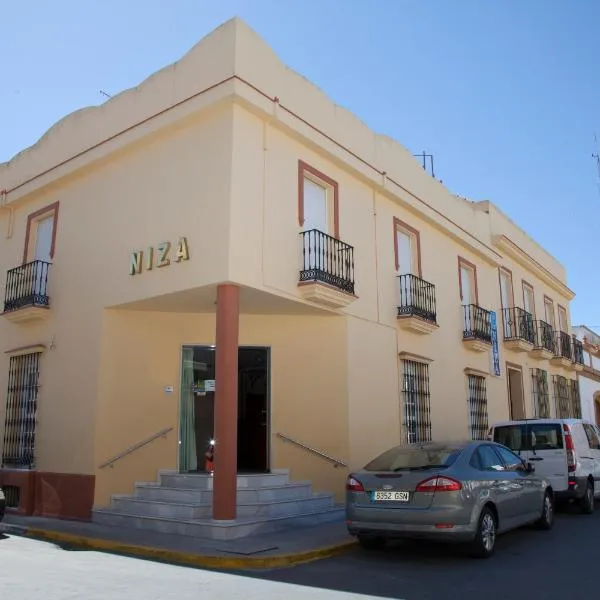 Hostal Niza, hotel in Trigueros