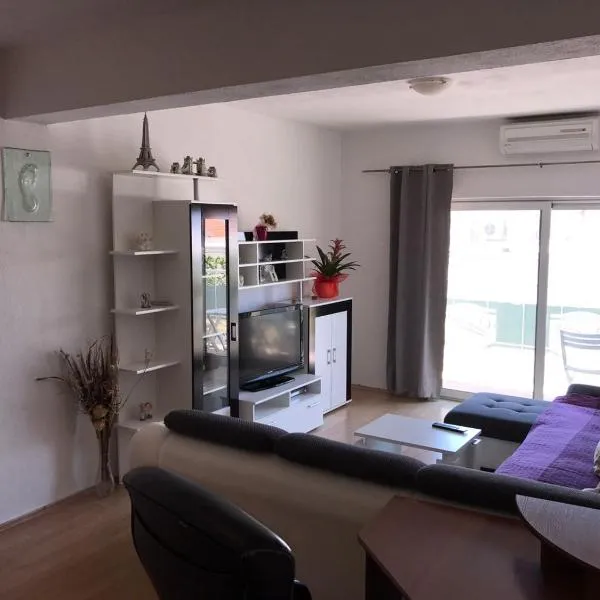 Apartment Nela, hotel v destinácii Baška Voda