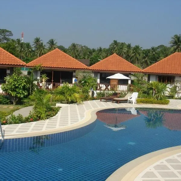 Sailom Resort Bangsaphan, hotel v destinaci Bang Saphan