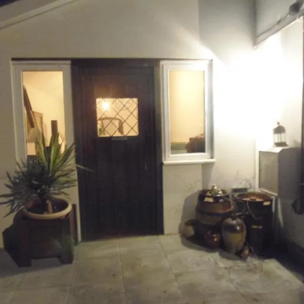 Dippy cottage, hotel in Bexhill