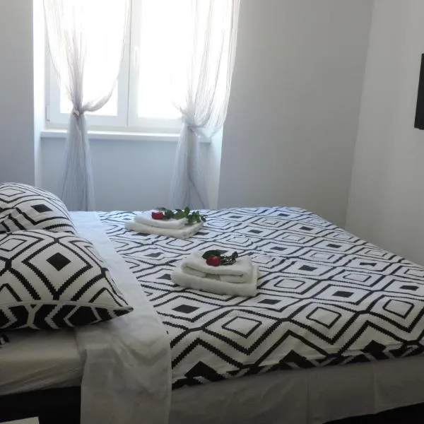 Apartment & room Ivan, hotel in Šibenik
