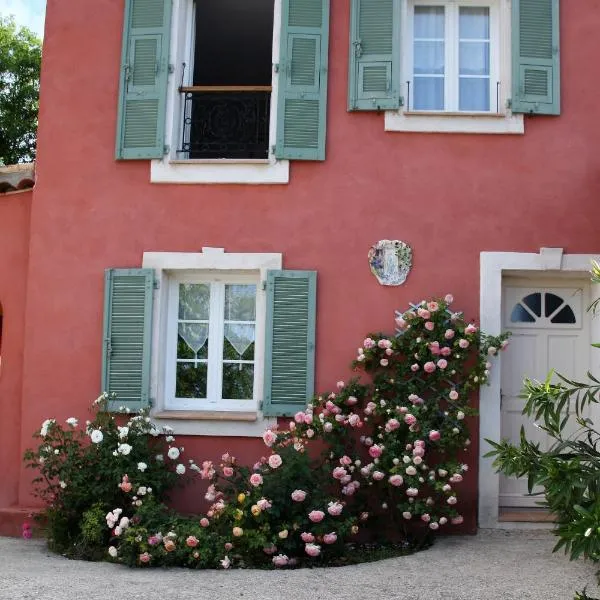 Lou Pero Mousco, hotel v destinácii Saint-Paul-en-Forêt