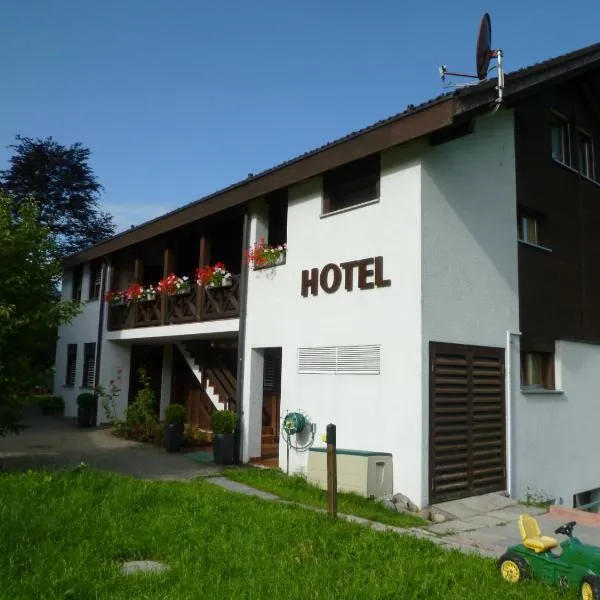 Hotel Bahnhof, hotel em Giswil