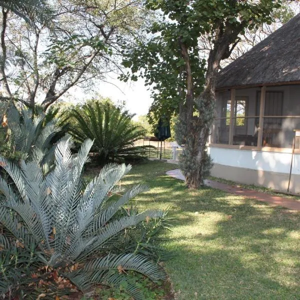 Kiaat Bungalows, hotel v destinaci Hazyview