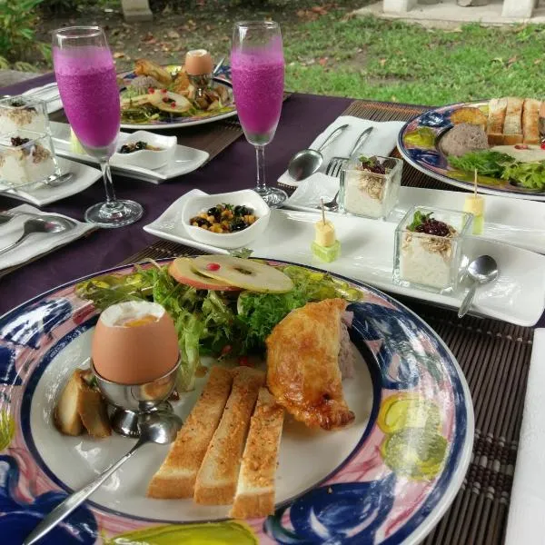 Cenacle B & B, hotel v destinaci Chenggong