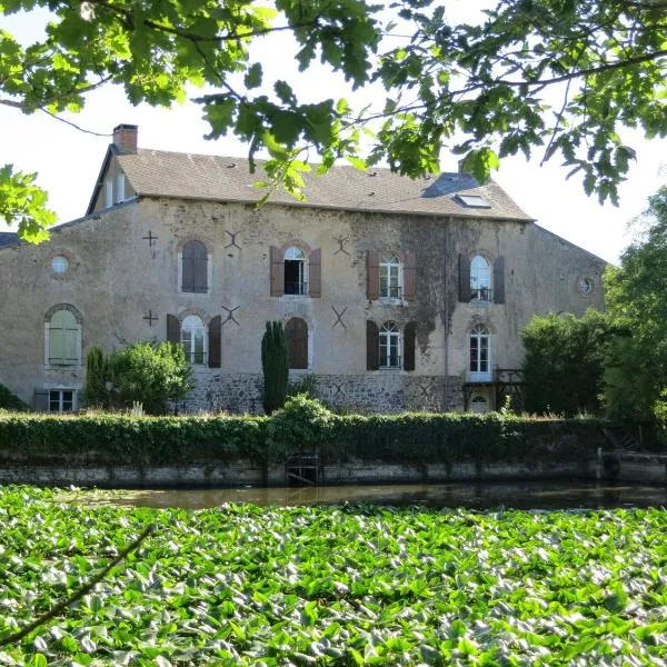 Chambres d'hôtes du Moulin de la Chaussee, hotel in Cossé-en-Champagne