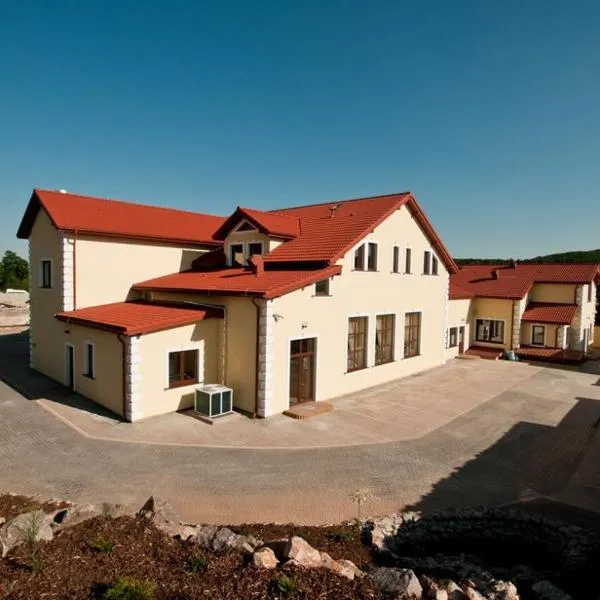Chelosiowy Dworek, hotel di Kielce