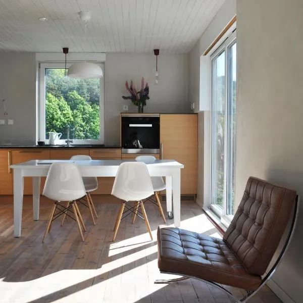 Hei og Hav - i Torbjørn Egners Ferierike, hôtel à Mandal