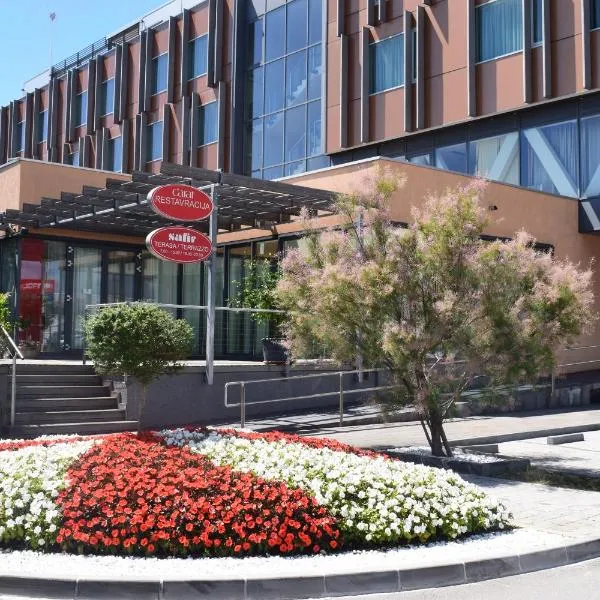 Safir Hotel Casino、セジャーナのホテル
