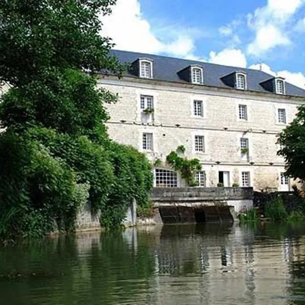 Le Moulin de Poilly, hotel en Sainte-Vertu