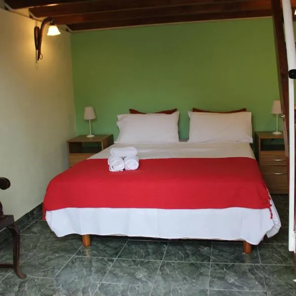 Cabaña Escondida, hotel in Almirante Brown