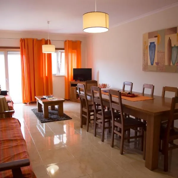 Your HOME, Nazaré, hotel a Nazaré