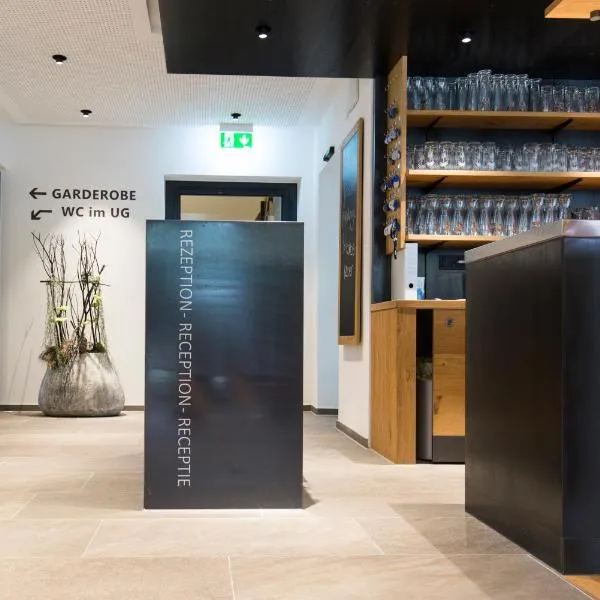 Landgasthof Zahn, hotel v destinaci Elchingen