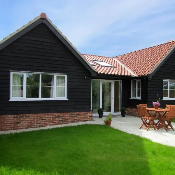 2 Suffolk Cottage, Knodishall, hotel in Aldringham