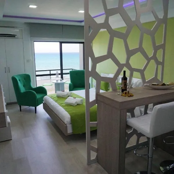 Tersephanou에 위치한 호텔 Lazuli Sea View-Beachfront Ap 405