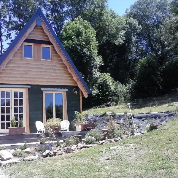 WillowTree Cottage, hotel em Saint-Julien-Puy-Lavèze