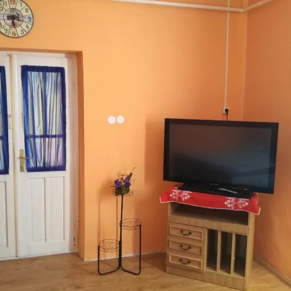 Edit Vendégház, hotel v destinaci Tiszaújváros