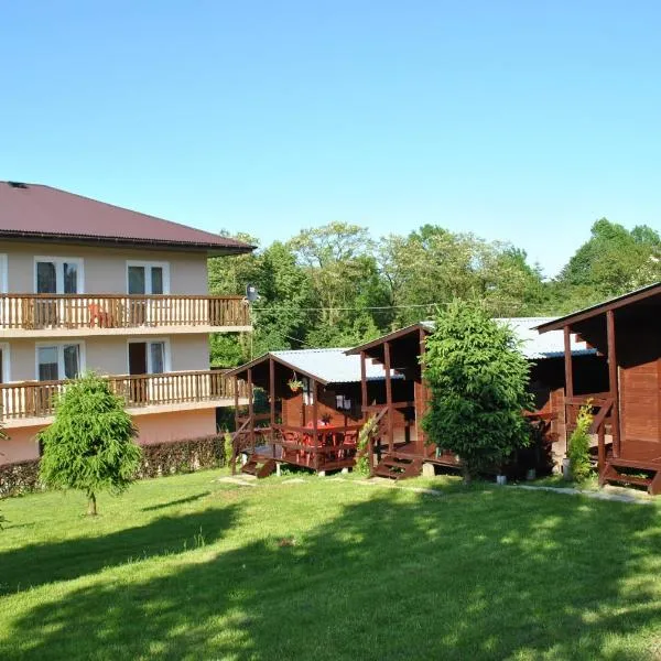 Nad Jeziorem Domki i Pokoje 781-281-434, hotel v destinaci Polańczyk