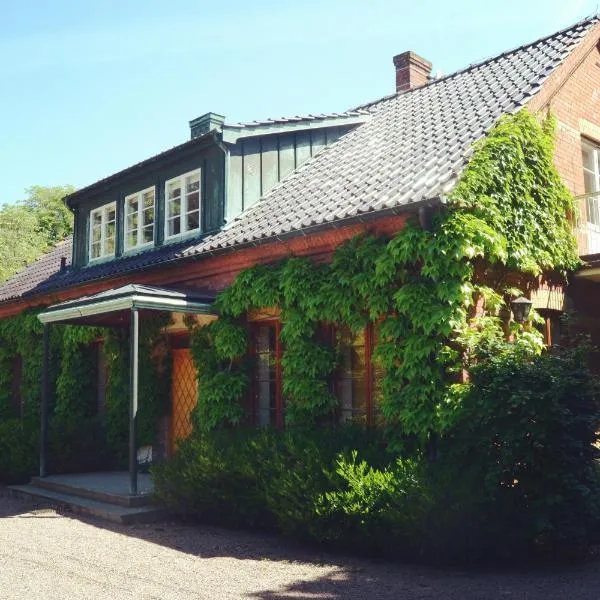 Minnesberg Bed & Breakfast، فندق في Anderslöv