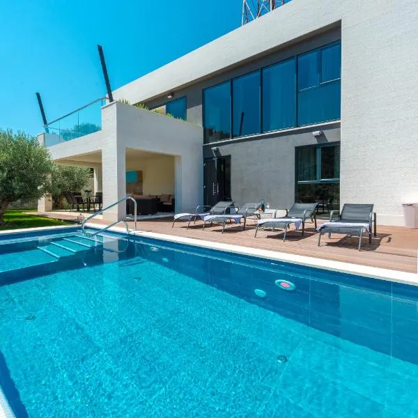 Villa Lu sea view & SPA: Mokošica şehrinde bir otel