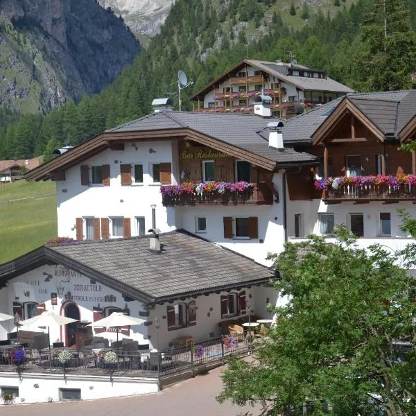 Hotel Scoiattolo: Selva di Val Gardena'da bir otel