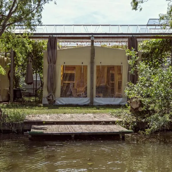 De Groote Wijzend, hotel v destinaci Lutjebroek