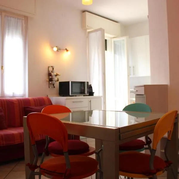 Appartamento Casa Vacanze Spiaggia d'Oro, hotel v destinaci Desenzano del Garda