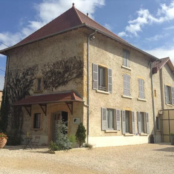 Les Loges de L'Atelier, hotel in Saint-Pierre-la-Noaille