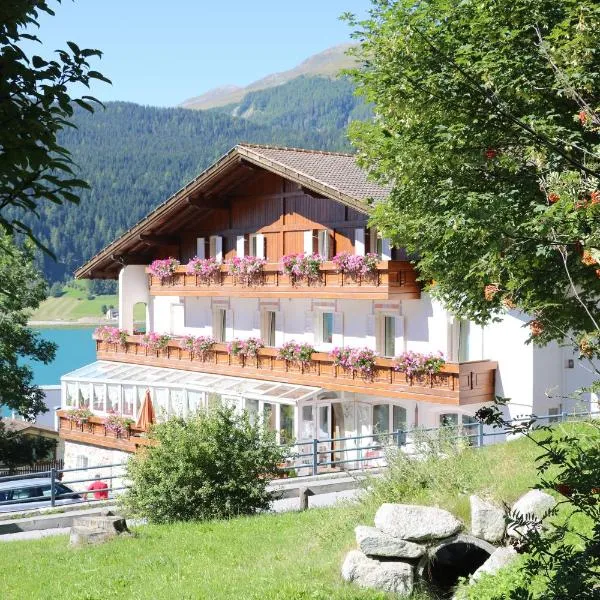 Hotel Etschquelle, hotel a Resia