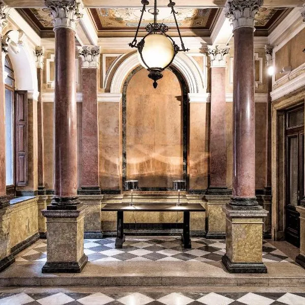 Seven Historical Suites, hotel v Terstu