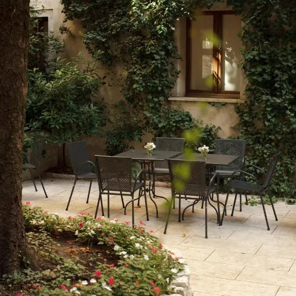 Albergo Accademia, hotel in Trento