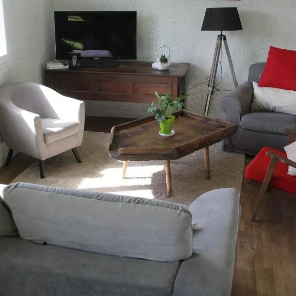 Appartement lumineux et Agréable 6 Personnes, hotel en Saint-Malo