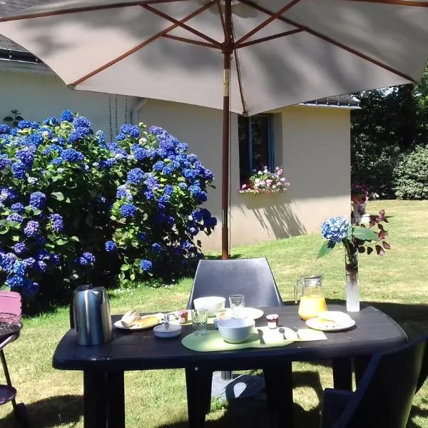 Calme et nature, hotel in Saint-Gravé