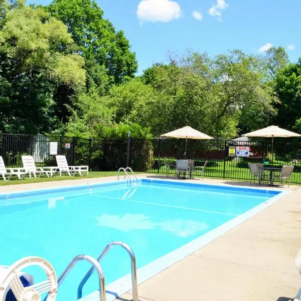 Maple Terrace Motel, hotel in Williamstown