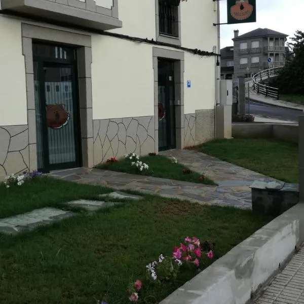 Albergue Pension Porta Santa, hotel v destinaci Baleira