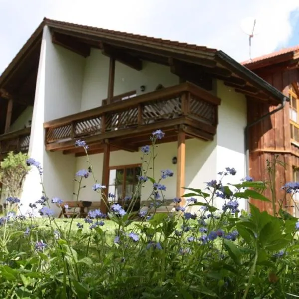 Ferienhäuser "In der Waldperle", khách sạn ở Bischofsmais
