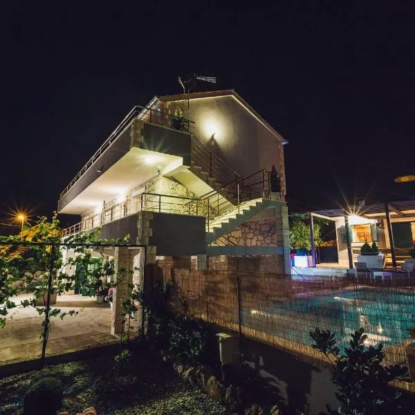 Holiday Home Gabi, hotel in Rogoznica